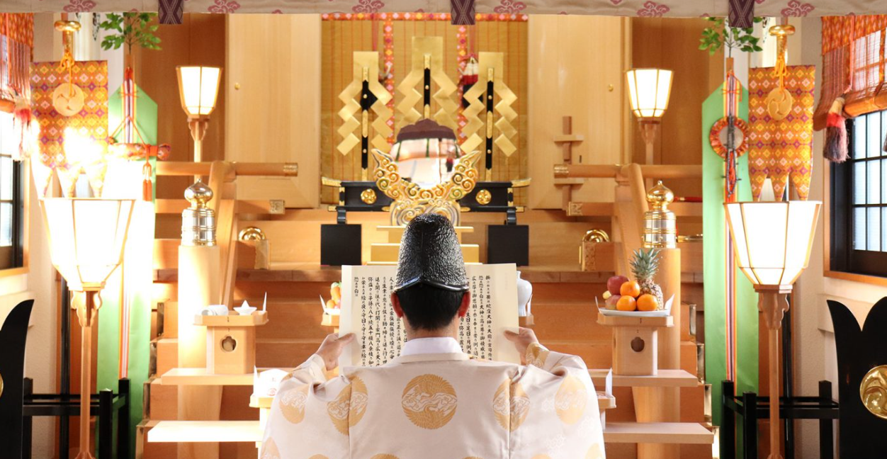 大都会の真ん中で白蛇伝説が生きる！「蛇窪神社」のななめうえな魅力 