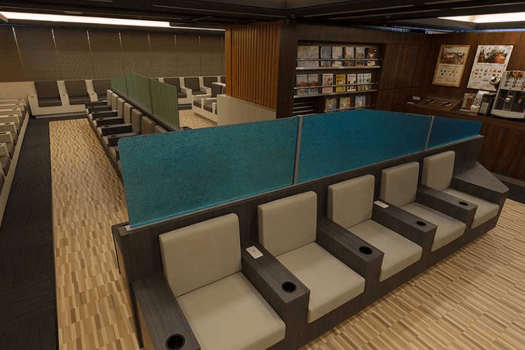 成田国際空港のラウンジ