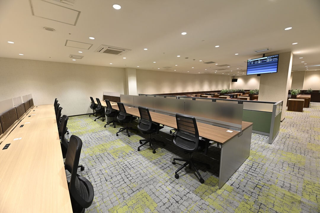 福岡空港のラウンジ